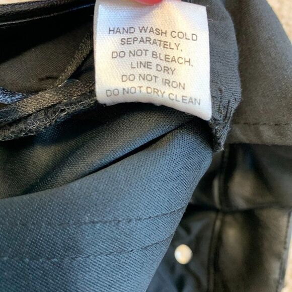 SIGNATURE 8 black zippered faux leather leggings S - Picture 7 of 10